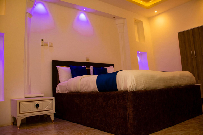 Room 3, Hotel, Sô-Ava