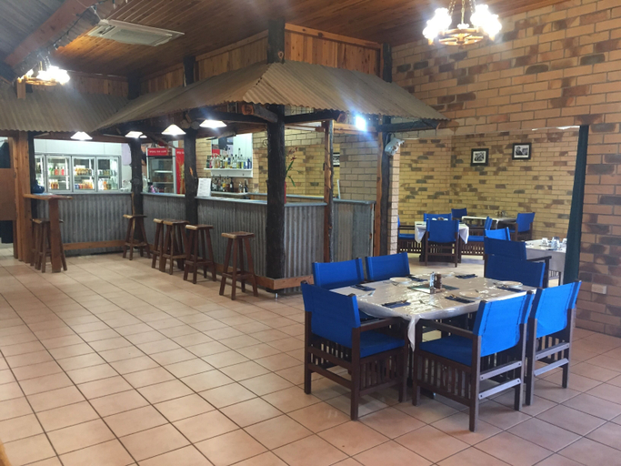 Food & Drinks 4, Boulder Opal Motor Inn, Winton
