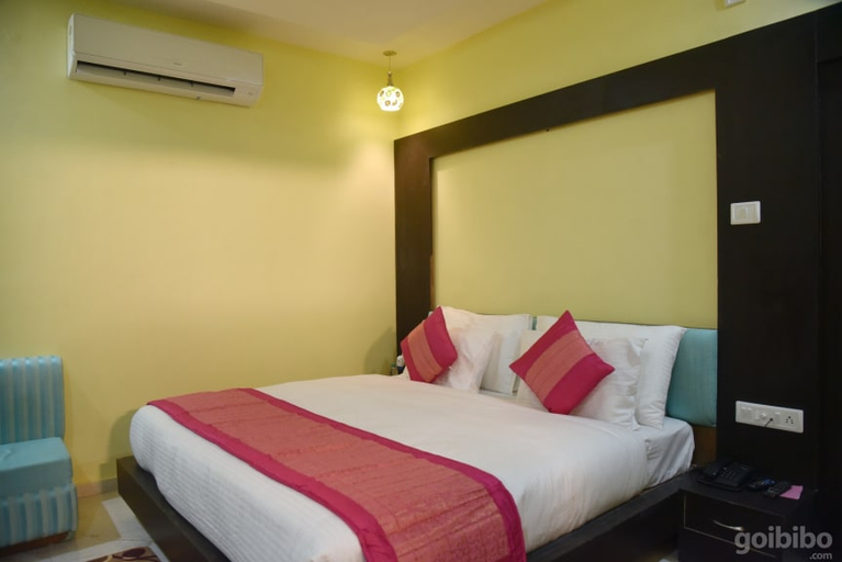 Bedroom 3, The River Front Resort, Satna