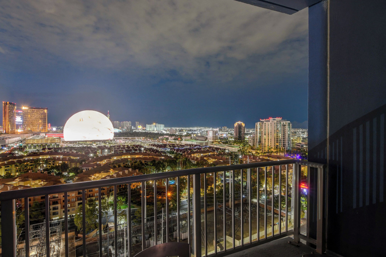 Property grounds 2, Sphere View Luxury Balcony Suites at Platinum Hotel, Clark