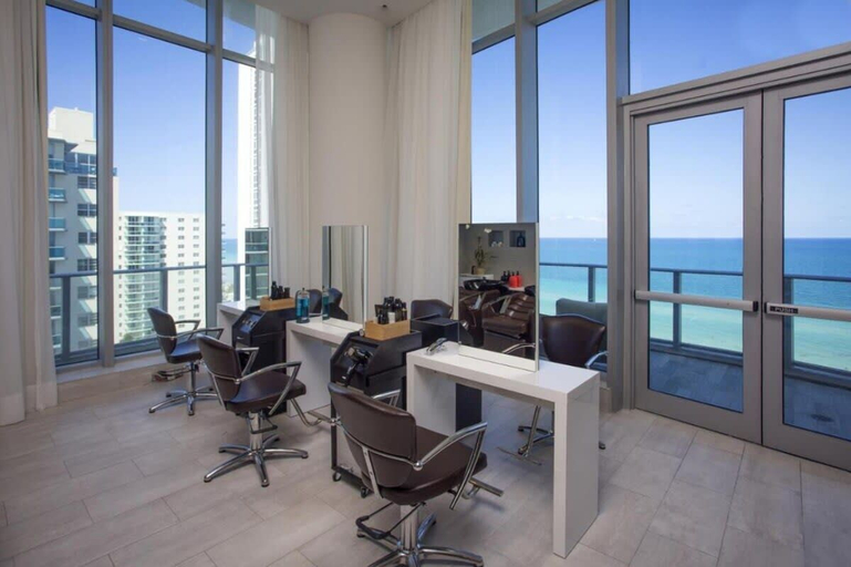Interior 2, Luxe Stay- Pool, Gym, Oceanfront in Hollywood, Broward