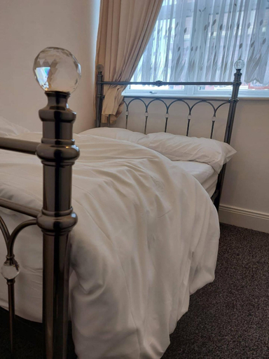 Room 3, Sunderland City Sr1 2ju - 2 Bedroom Apartment, Sunderland