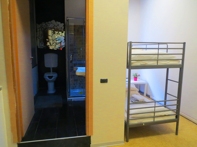 Bedroom 2, Panda Hostel, Milano