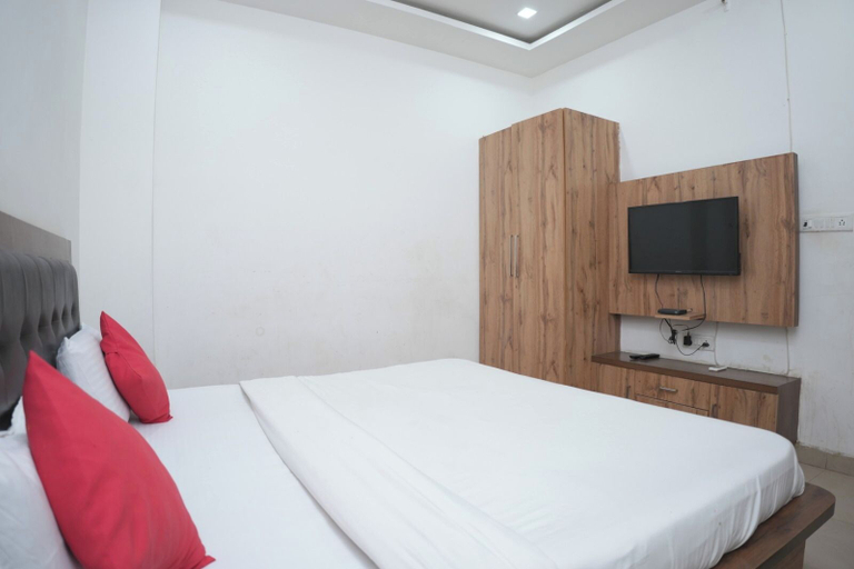 Room 4, Vrindavan Inn Hotel & Banquet Lucknow, Lucknow