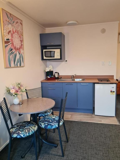 Dining, ASURE Avenue Heights Motel, Whangarei