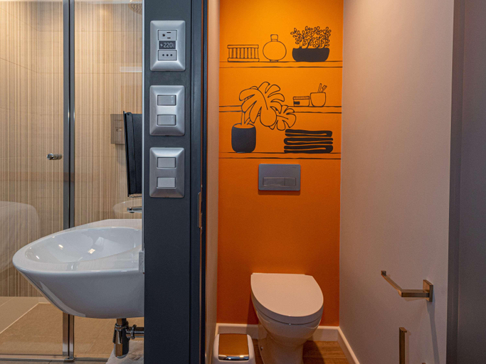 Bathroom 3, ibis Budget Lima Miraflores, Lima