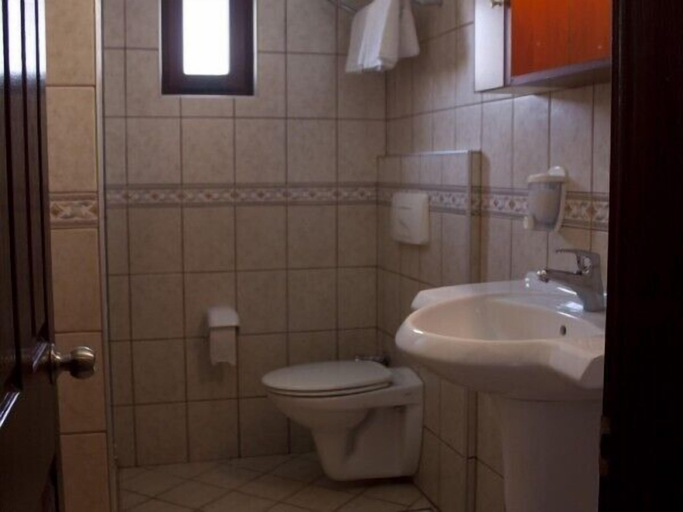 Bathroom 3, Erdem Hotel, Ula