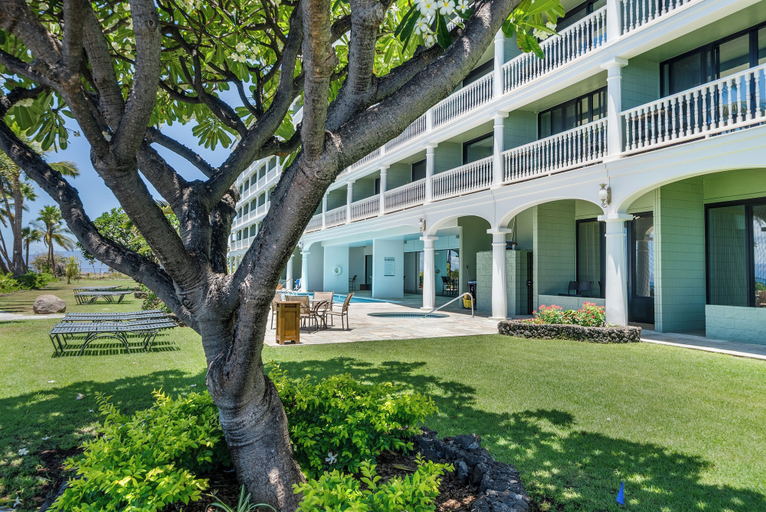 Exterior 5, Dream Vacation Studio by the Beach and Pool - Lahaina Shores 428, Maui