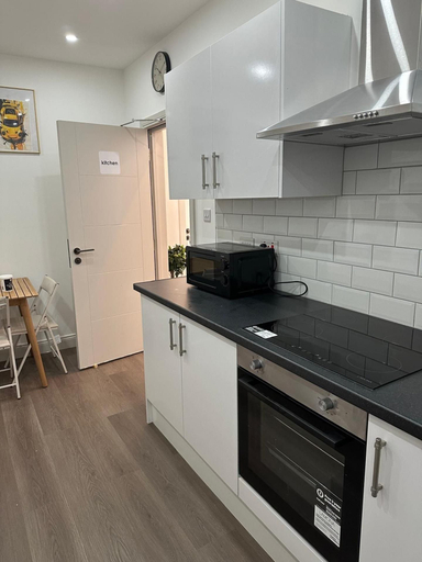 Private kitchen 3, Private Bedroom With Kitchen Access, London