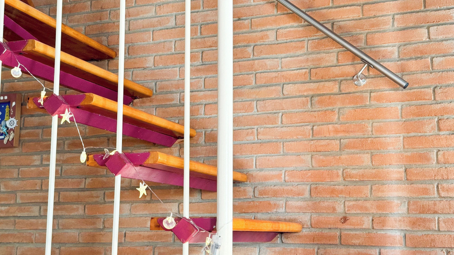 Staircase 4, Di Sole e D'azzurro by Ca-sa Check, Venezia