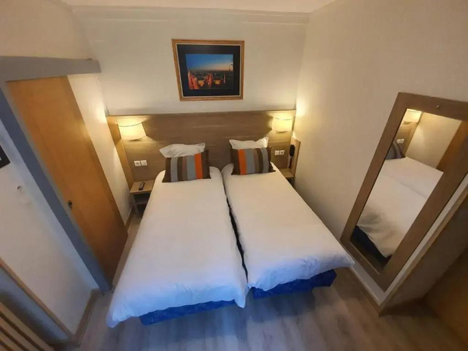 Bedroom 4, HOTEL SAVOY, Paris