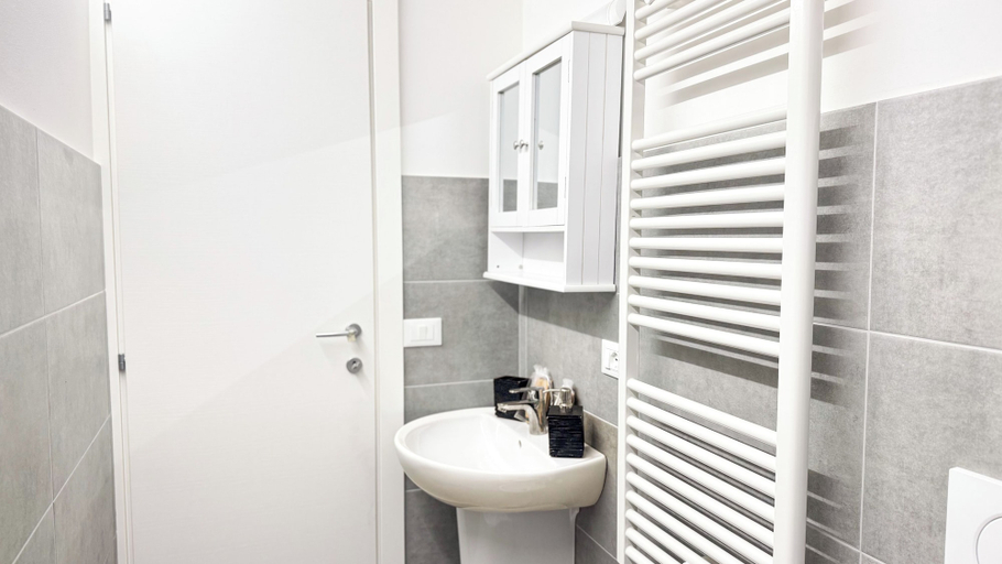 Bathroom 2, Sweet Apartment by Ca-sa Check, Venezia