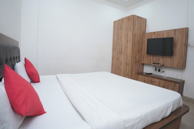 Room 5, Vrindavan Inn Hotel & Banquet Lucknow, Lucknow
