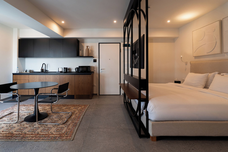 Bedroom 4, Fos, Attica