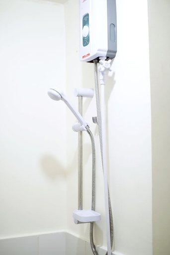 Bathroom 3, Buenbyahe Urban Deca Tower Edsa, Mandaluyong