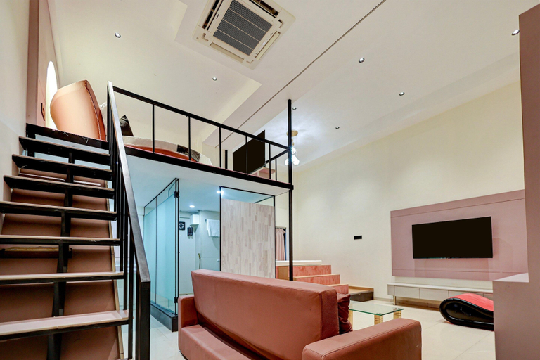 Interior 5, Saver Double Hotel Nano Pod, Surat