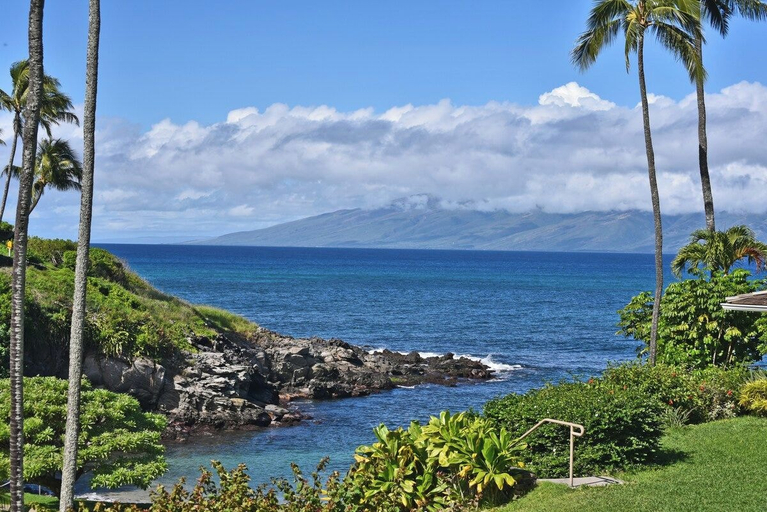 Exterior 3, Remodeled 4BD Beach House w Ocean Views - Alaeloa 12, Maui
