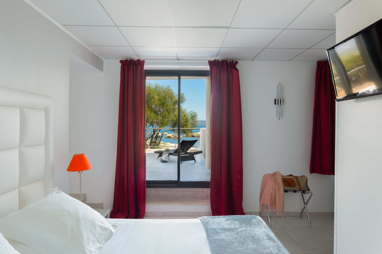 Bedroom 3, LES ROCHES BLANCHES, Corse-du-Sud