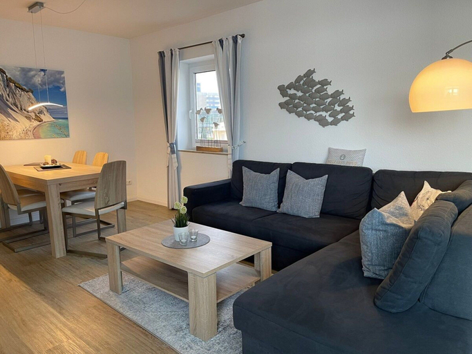Living area 1, Holiday Apartment With 2 Bedrooms, Ostholstein