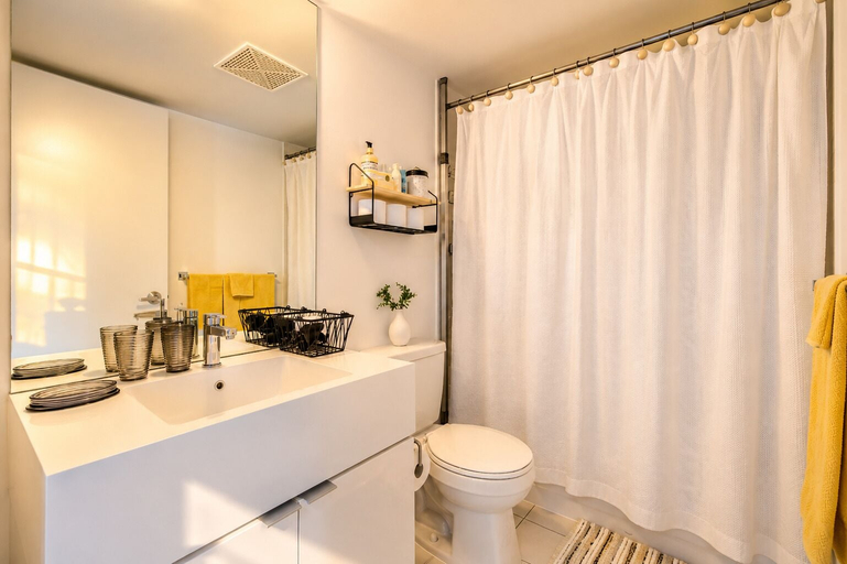 Bathroom, Waterfront Luxury Escape, Toronto