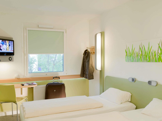 Bedroom 3, Ibis Budget Noyon, Oise