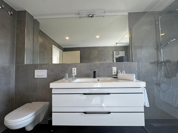Bathroom 3, Suitehotel Barth - Urban Suites, Kaiserslautern