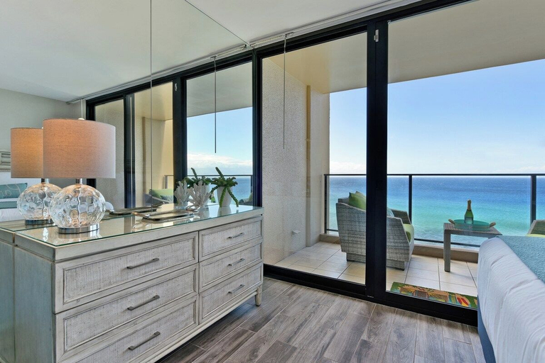 Interior 4, Relaxing Beachfront Studio Amazing Views - Mahana 1113, Maui