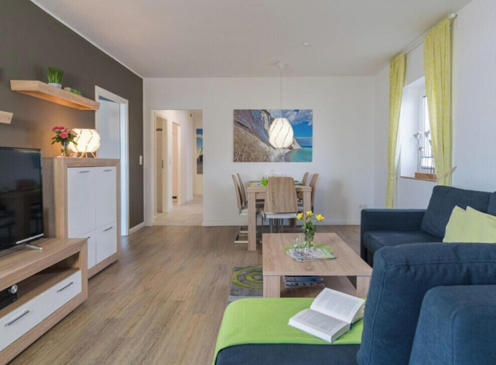 Living area 2, Holiday Apartment With 2 Bedrooms, Ostholstein