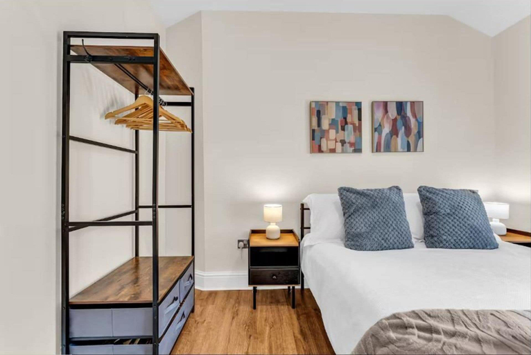 Room 2, 2 Bedroom House at Buxton Peak District, Derbyshire