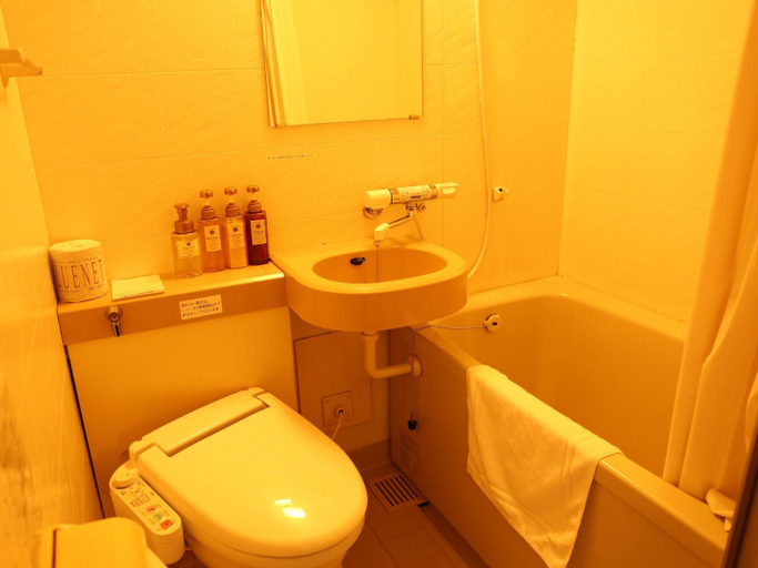 Bathroom 4, Palace Inn Toyota, Toyota