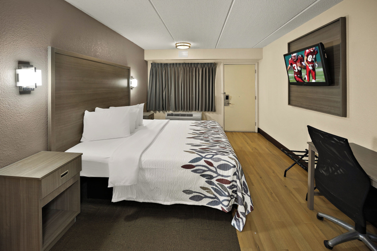 Bedroom 3, Red Roof Inn Chapel Hill - UNC, Durham