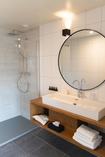 Bathroom, Noordzee, Hotel & Spa, Sluis