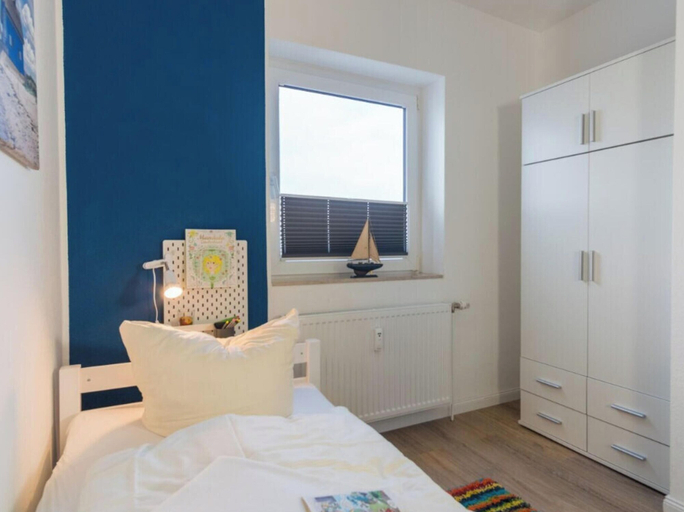 Room 2, Holiday Apartment With 3 Bedrooms, Ostholstein