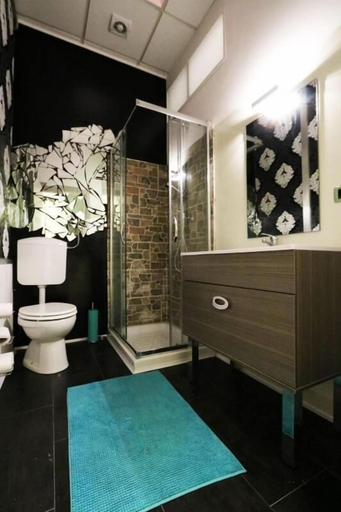 Bathroom 5, Panda Hostel, Milano