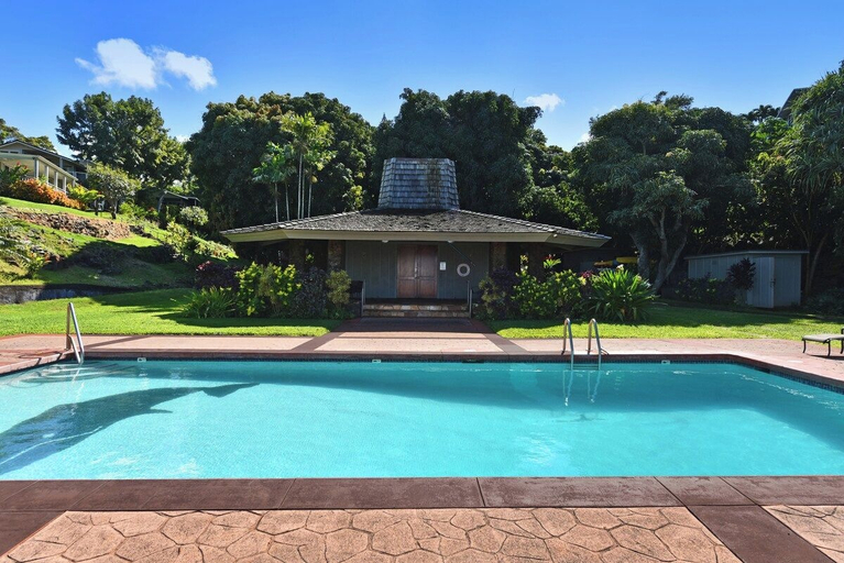 Outdoor pool 5, Remodeled 4BD Beach House w Ocean Views - Alaeloa 12, Maui