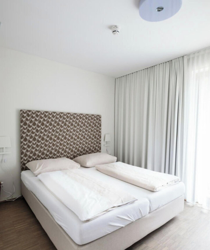 Room 4, Apartment in Rohrmoos-untertal With Balcony, Liezen