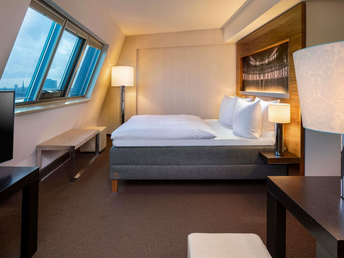 Bedroom 3, Mövenpick Hotel Hamburg, Hamburg