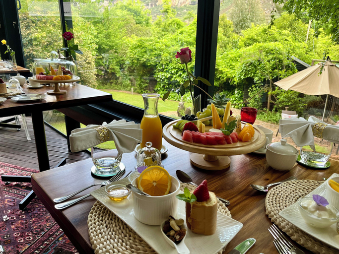 Food & Drinks 5, Patcham Place B&B, Thabo Mofutsanyane