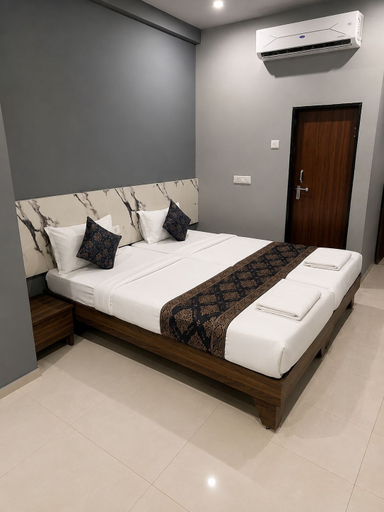 Room 4, Hotel Shivaaye Inn, Jamnagar