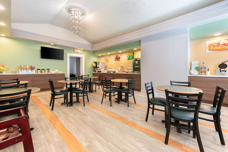 Food & Drinks, Quality Inn Fairborn near Wright Patterson AFB, Greene