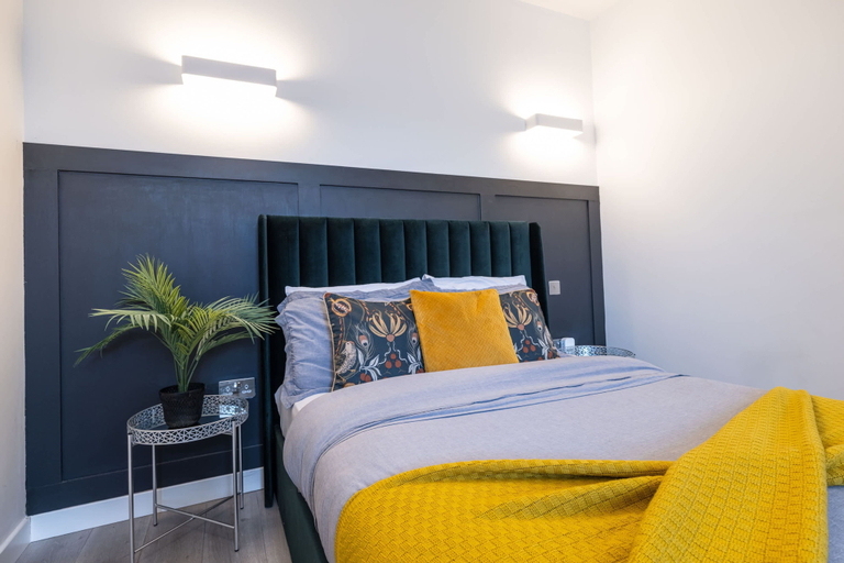 Room 3, Linford Luxe Quiet 1-bed Retreat in Milton Keynes, Milton Keynes