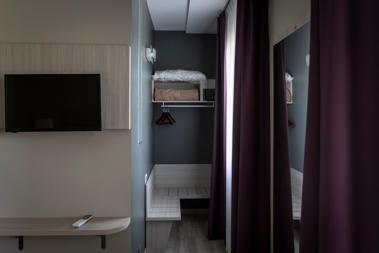 Bedroom 2, Hotel San Francesco, Novara