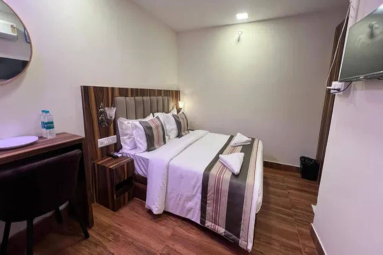 Room 5, Fabhotel Prime I Palace Indiranagar, Bangalore