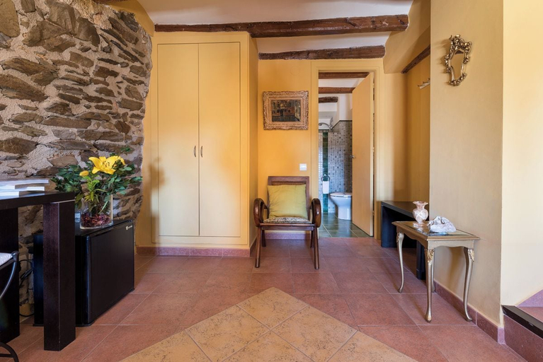 Others 5, Hotel & Restaurant Cal Llop, Tarragona
