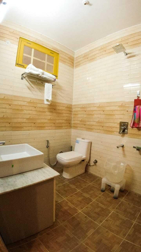 Bathroom 4, Kapoor Resort Kaza by Mountain Bee, Lahul & Spiti