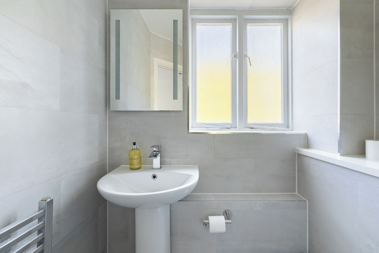 Bathroom 3, Green Light in Brondesbury Park, London