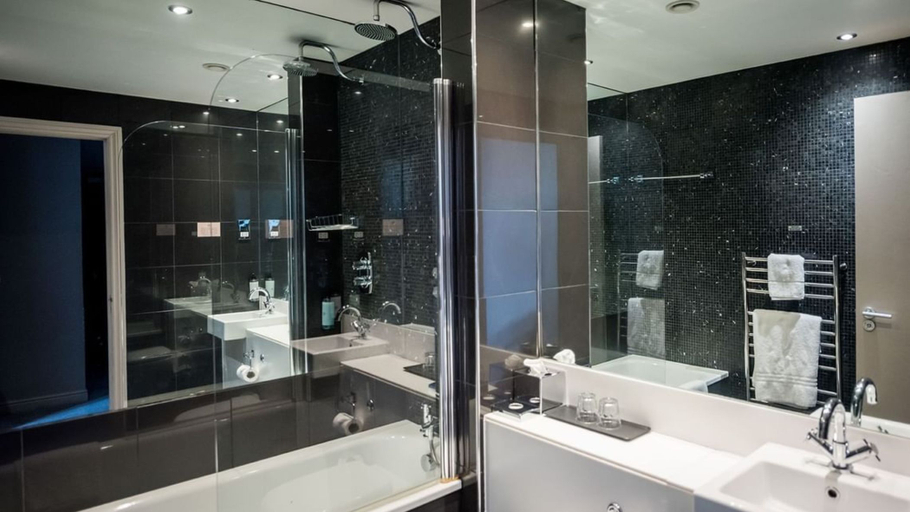 Bathroom 3, Townhouse Hotel Manchester, Manchester