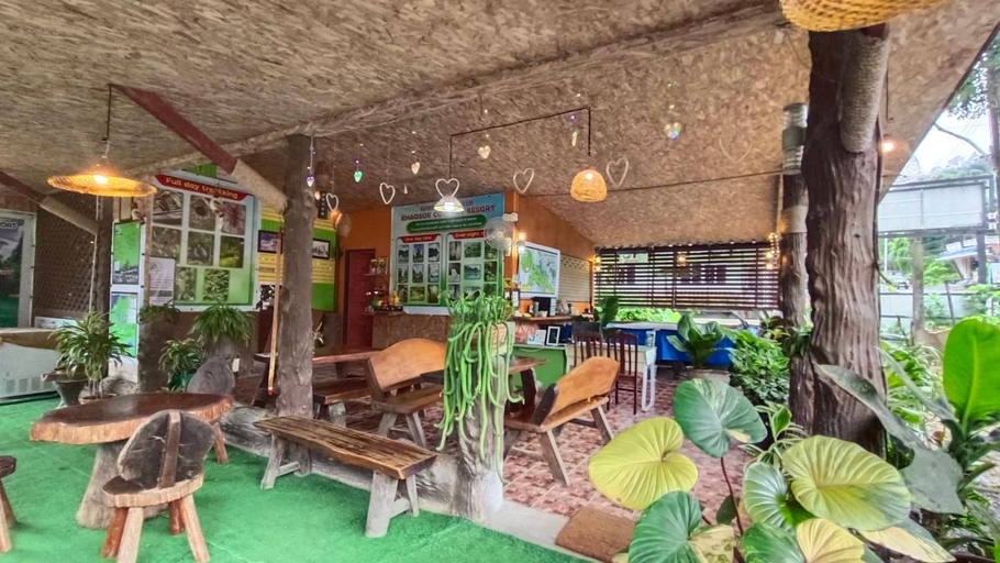 Public Area 3, Khao Sok Country Resort, Phanom