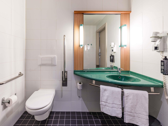 Bathroom 4, Hotel ibis Madrid Getafe, Madrid