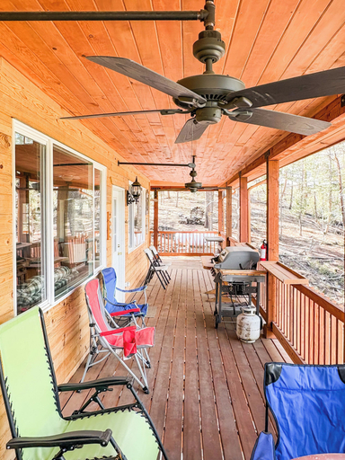 Outdoor dining 2, Ricks Mountain Retreat, Teller